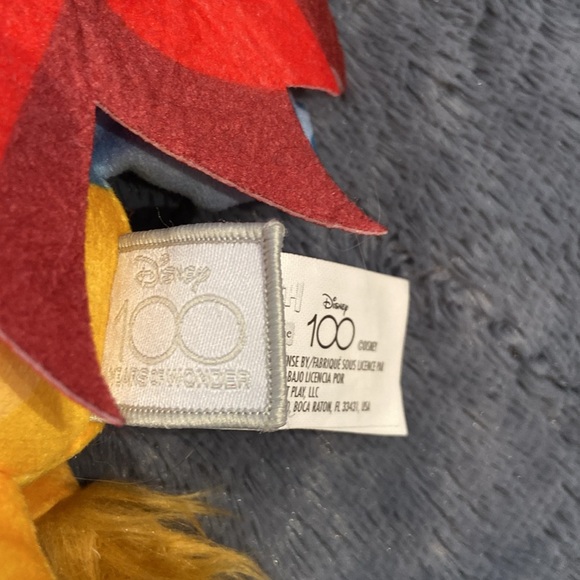 Disney « Stitch in costume » (As Simba) Plush 100 Years Of Wonder Lilo & Stitch - Picture 5 of 7